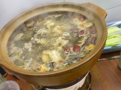 炭炉果鸡煲-威邵鸡煲(西华路总店)