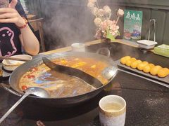 -鹿鸣山草本茶香火锅(园西路店)