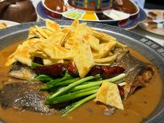 招牌鱼头泡饼-真地道京味府·鲜橙烤鸭·北京菜(朝外大街东大桥店)