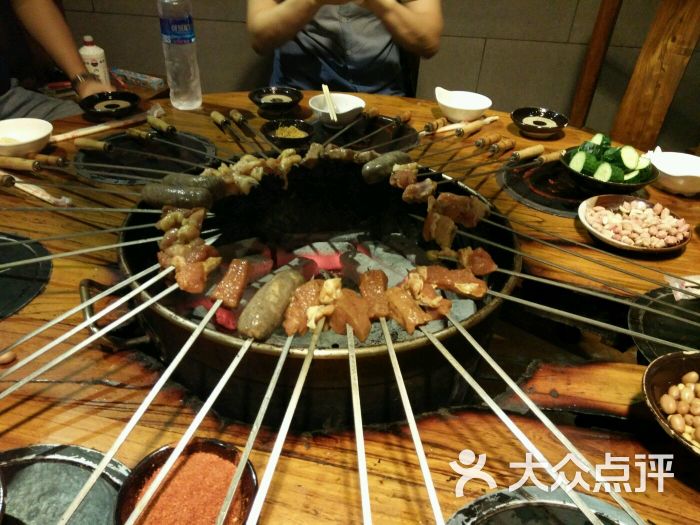 梁山烤肉(郑州总店)图片 - 第3张