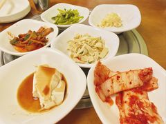 -亲昵春川鸡排(韩国美食街店)