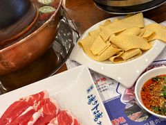 -楼外楼大刀肉传统火锅居(博学路店)