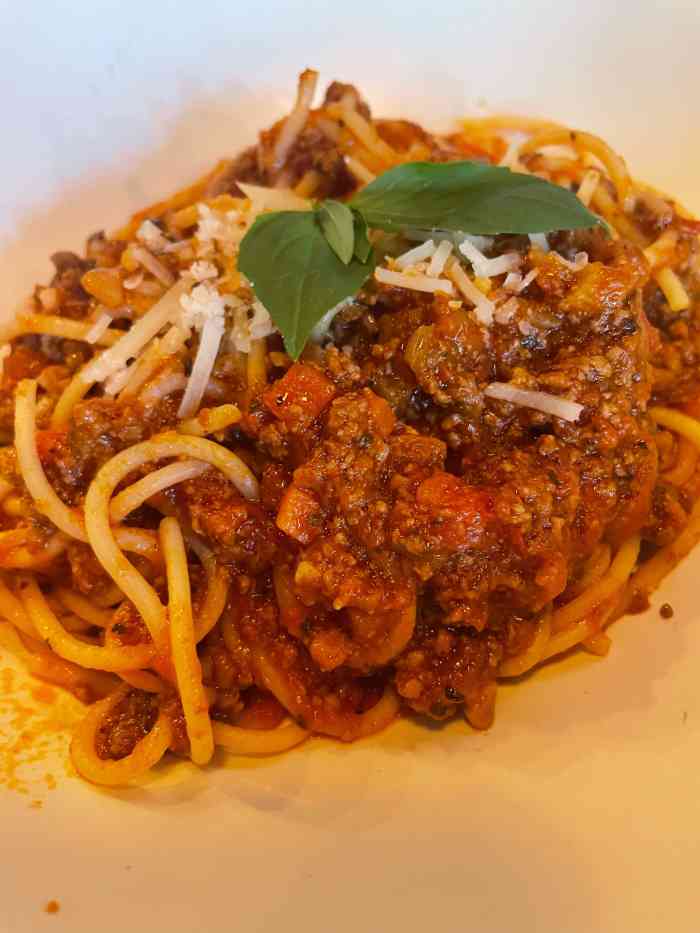 叫板比萨gung ho(三里屯店)-"外卖是主营,因此叫我们这些去店面里面吃