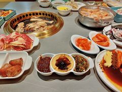 -黑金·寻焰自助百汇(中街店)