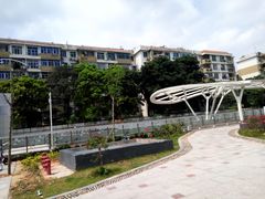 -时尚MEGO商业广场(华新地铁店)