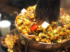 双层铁锅牛蛙-巴四老城区炭火蛙锅(张江店)