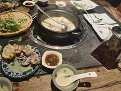 -大匠工房古船木艺术餐厅·猪肚鸡专门店(长白仙岛店)