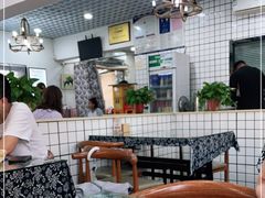 大堂-八两八金·莱芜特色炒鸡(市南漳浦路店)