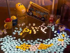 -m豆巧克力世界(上海世茂广场店)