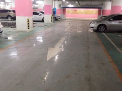 -爱琴海购物公园-地下停车场