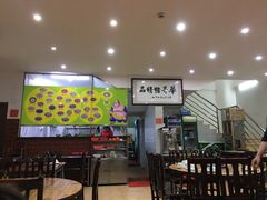 大堂-华哥新鲜猪精品美食