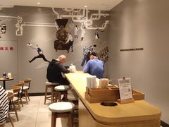 用餐区-星巴克臻选(北京银泰店)