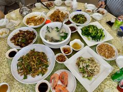 -鹏城人家海鲜酒家·23年老字号(较场尾店)