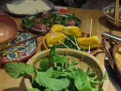 -洱火云南酸菜牛肉火锅(石景山当代商城店)