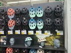 -迪卡侬(金龙湖店)