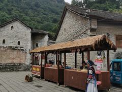 -高荡千年布依古寨旅游景区