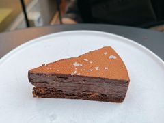 黑巧克力蛋糕加海盐-大酉·M Coffee(北京美术馆店)