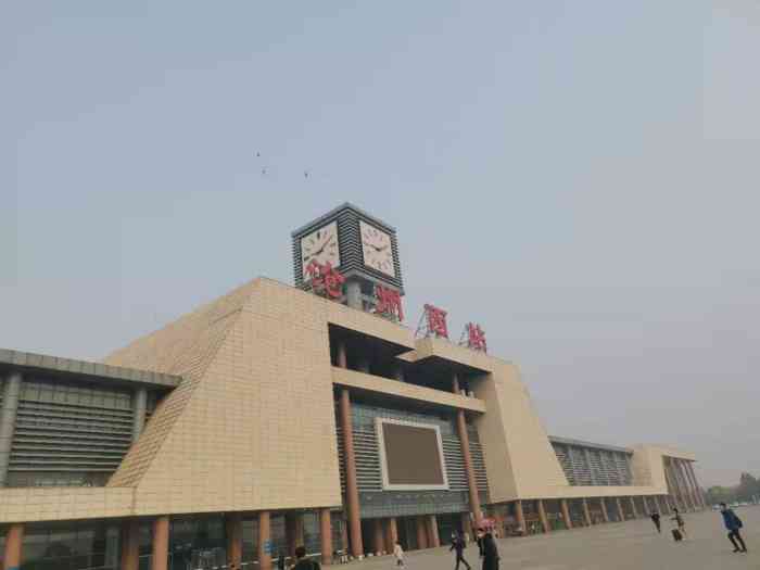 沧州西高铁站"沧州,是河北省的一个地级市,这里也有个火.