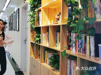 我是70后,一直以来很喜欢瑜伽但是一直觉得自己年龄大