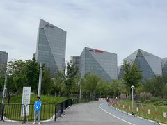 -东方体育中心(地铁站)