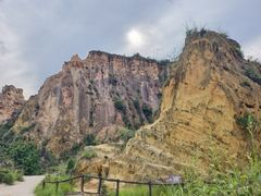 -彩色沙林风景区