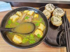 油豆腐牛肉粉丝汤（咖喱）-小杨生煎(南京东路食品一店)