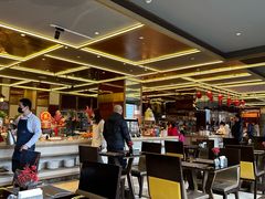 -大中华希尔顿酒店-念自助餐·嗨啤·小龙虾