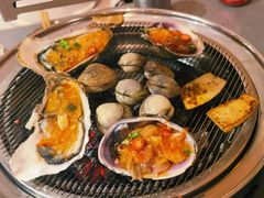 -围炉肉舍•炭烤活鳗•丹东海鲜烤肉(步行街店)