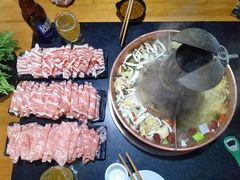 -果松木炭酸菜铜火锅·外婆参鸡汤