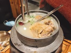 参鸡汤-小木屋米酒店·韩国料理(深圳总店)