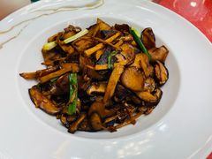 炒三菇-忠顺斋易州印象烤鸭店(东关新村店)