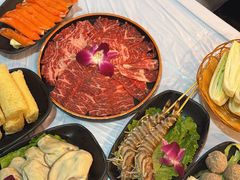 -鲜入围煮花胶鸡海鲜火锅