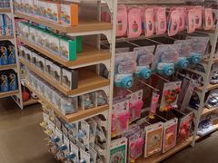 -名创优品(山东青岛东方城店)