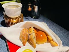 -弦月窗LUNETTE BY AMANDA(复兴路店)