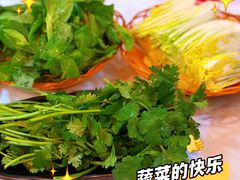 -鲜入围煮花胶鸡海鲜火锅