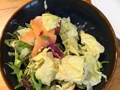 三文鱼蔬菜沙拉-斗牛士牛排(南京东路店)