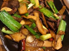 杏鲍菇炒牛肉-云海肴·汽锅鸡·云南代表菜(东坝金隅店)