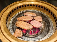 -山川小町·极番烧肉(新地假日广场店)