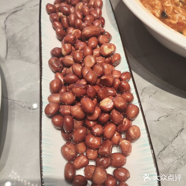 一直来他家用餐了，公司聚餐都在他们家