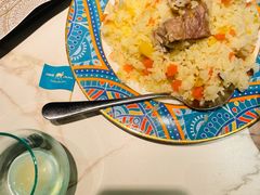 新疆手抓饭-阿里疆Alijiang·丝路美食·异域风情·清真(长楹天街店)