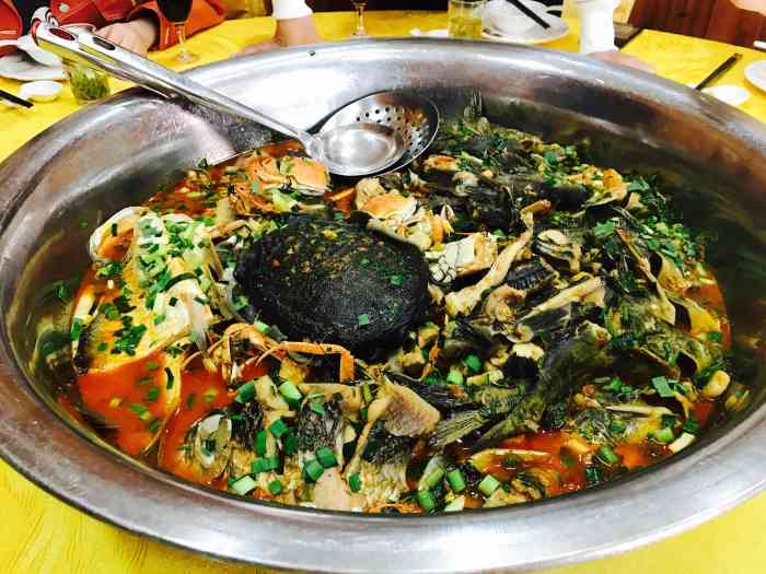 张三水八鲜-"就餐都是在二楼.性价比不高,凉菜份量小.