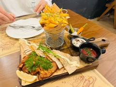 -Mark&Mars Restaurant