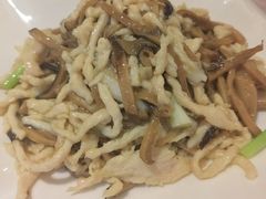 香菇滑鸡丝-马凯餐厅(长椿街店)