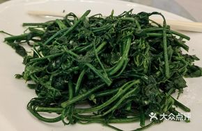 Garlic Stir-fried Tree Vegetable