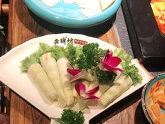 -老牌坊云南鱼豆花火锅(哈西万达店)