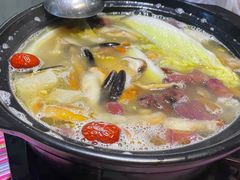 -香巴拉云南餐厅(华莱坞店)