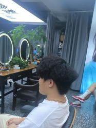 -藤野造型专业烫染接发