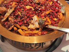 -江边城外烤鱼(世茂广场店)