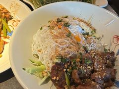 -大头虾越式风味餐厅(光明广场店)