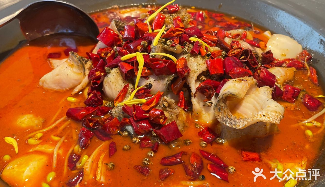 两个人吃足够了 鱼肉+蛙肉 鱼肉很嫩 牛蛙是炸过再煮的